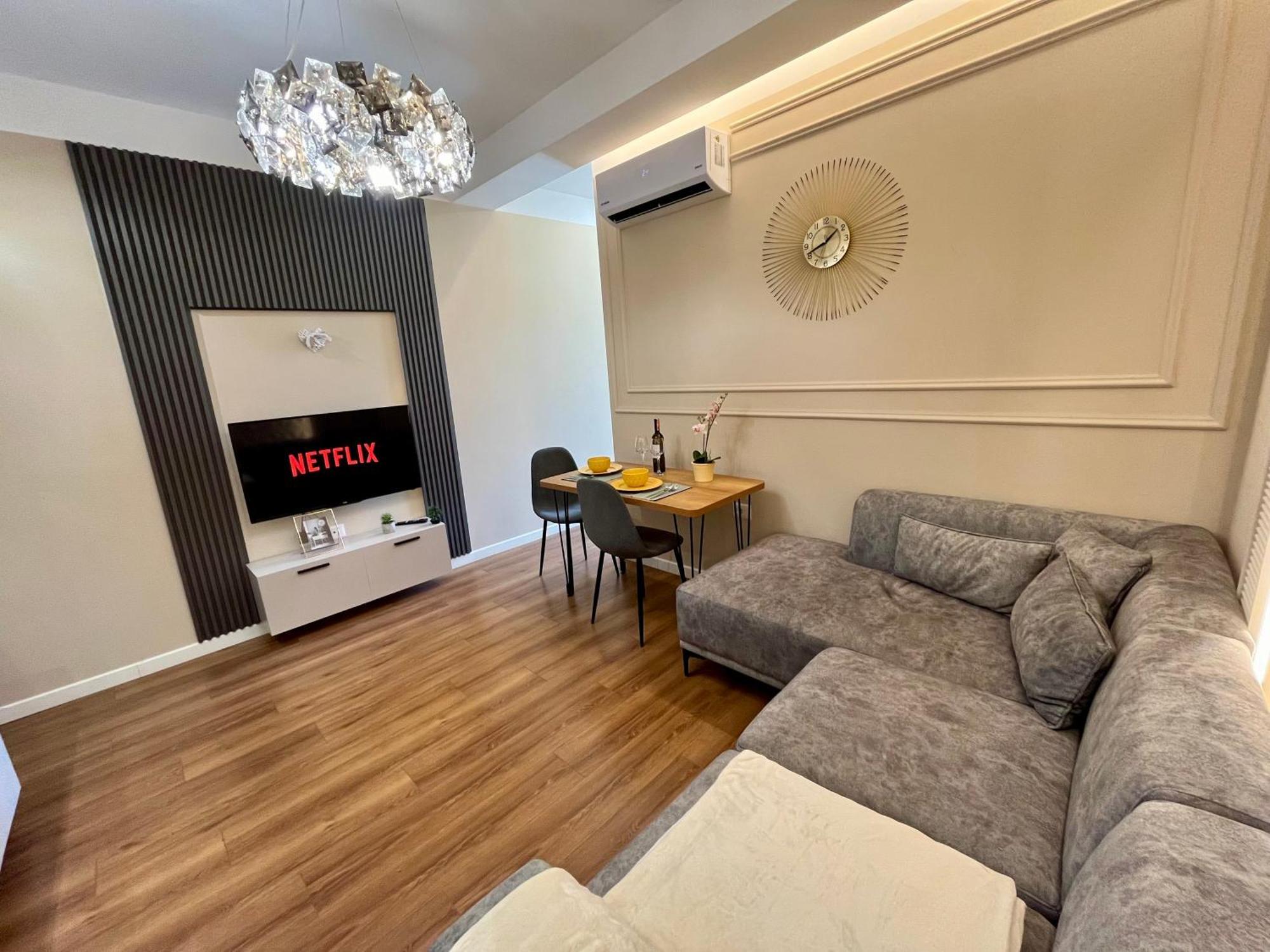 City Center Cozy Apartment Tirana Bagian luar foto